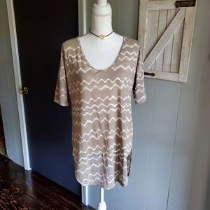 Old Navy Beige Chevron Top
